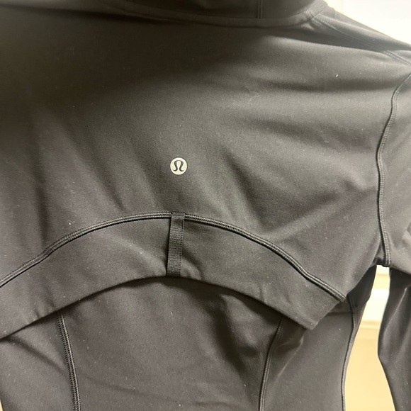 Women's Black Lululemon size 4 hooded - Picture 7 of 7